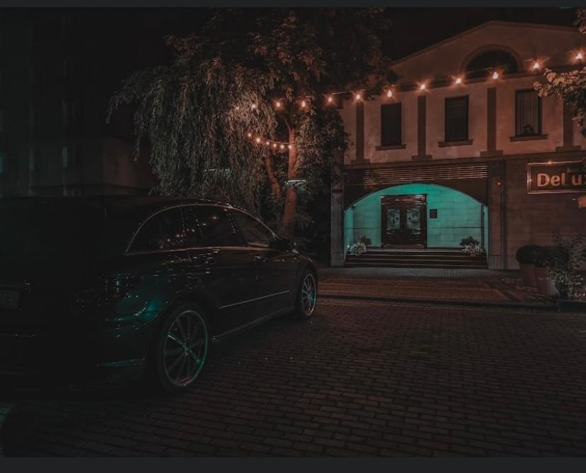 Boutique Hotel Deluxe 卡缅涅茨-波多利斯基 外观 照片