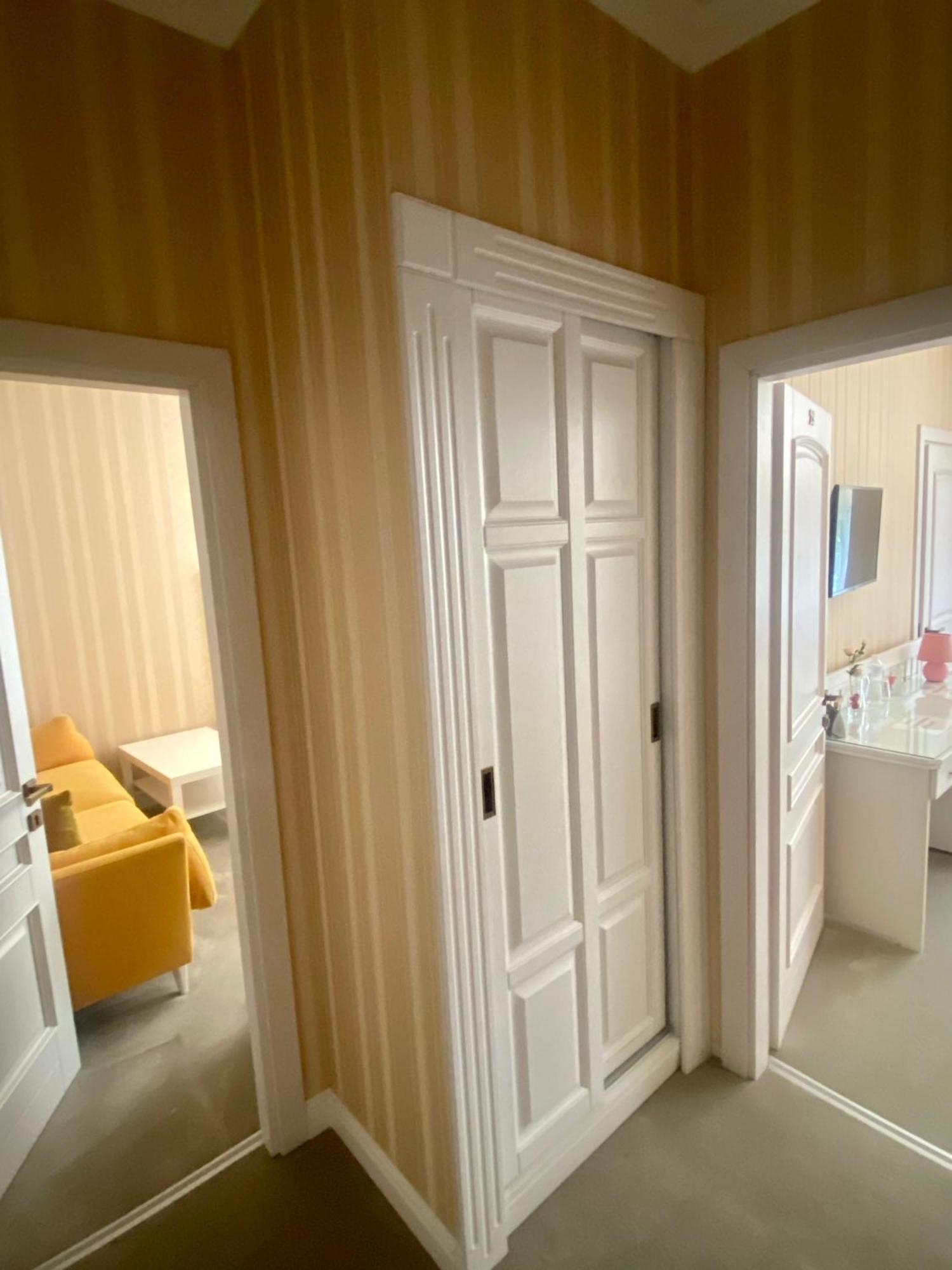 Boutique Hotel Deluxe 卡缅涅茨-波多利斯基 外观 照片